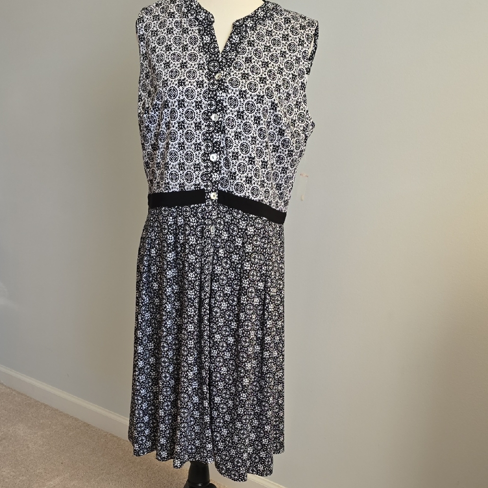 NorthStyle Black and White Maxi Dress